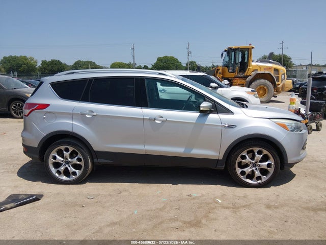 1FMCU9J98FUB60630 Ford Escape Titanium