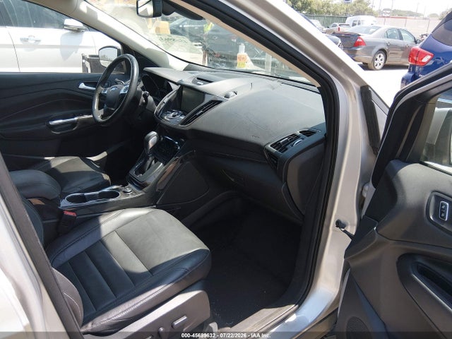 1FMCU9J98FUB60630 Ford Escape Titanium