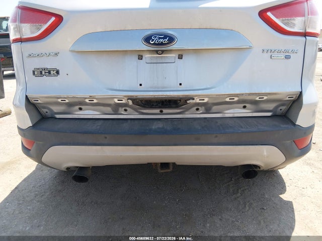 1FMCU9J98FUB60630 Ford Escape Titanium