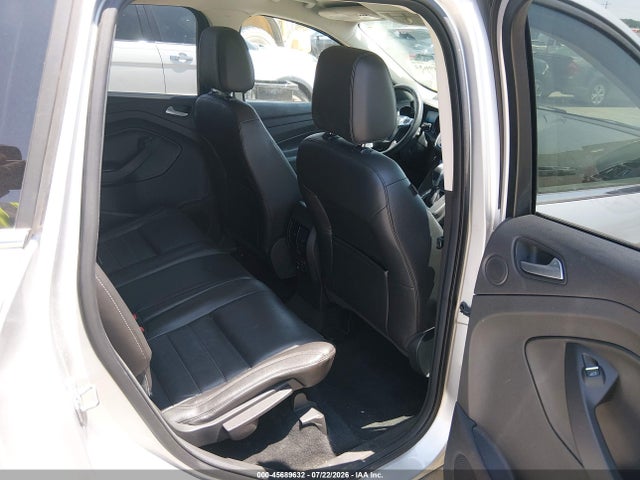 1FMCU9J98FUB60630 Ford Escape Titanium