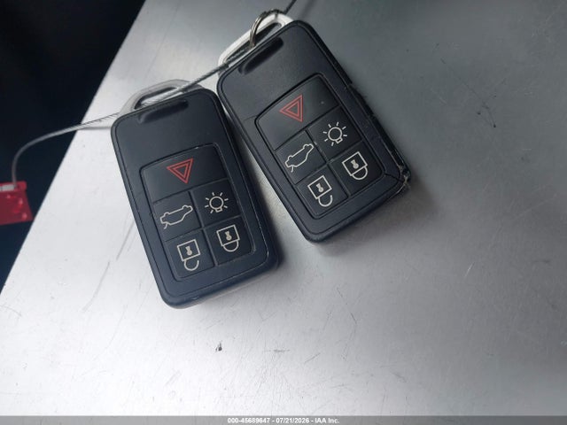 45689647 :رقم المزاد ، YV140MEK9G1305577 vin ، 2016 Volvo V60 T5 Drive-e Premier مزاد بيع