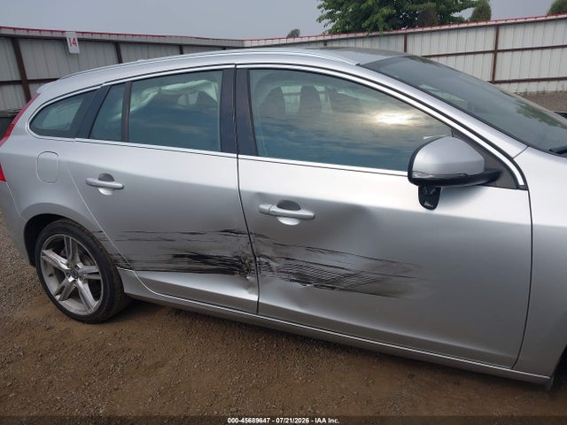 Продажа на аукционе авто 2016 Volvo V60 T5 Drive-e Premier, vin: YV140MEK9G1305577, номер лота: 45689647