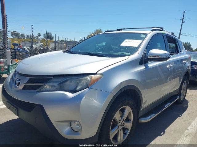 45689651 :رقم المزاد ، 2T3RFREV0FW284572 vin ، 2015 Toyota Rav4 Xle مزاد بيع