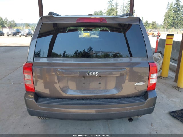 45689703 :رقم المزاد ، 1C4NJPFB6GD537656 vin ، 2016 Jeep Patriot Latitude مزاد بيع