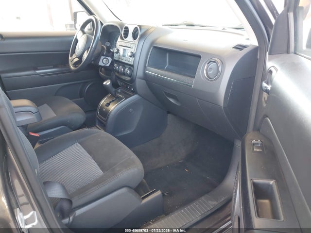 45689703 :رقم المزاد ، 1C4NJPFB6GD537656 vin ، 2016 Jeep Patriot Latitude مزاد بيع