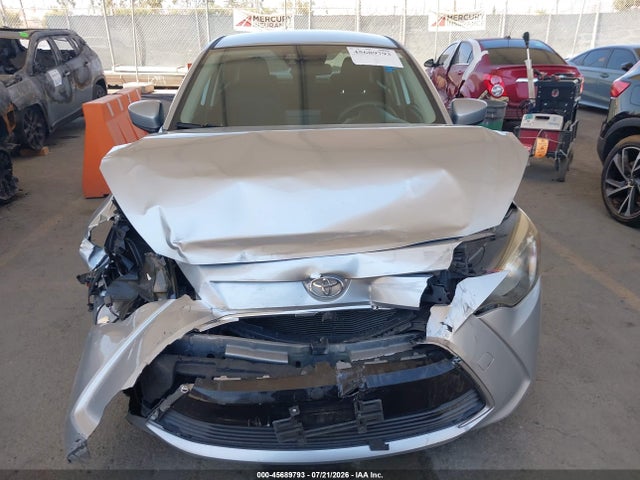 3MYDLBYV9JY325856 Toyota YARIS IA