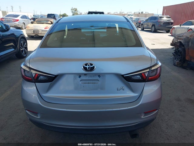 3MYDLBYV9JY325856 Toyota YARIS IA
