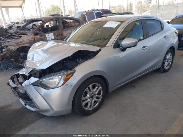 3MYDLBYV9JY325856 Toyota YARIS IA