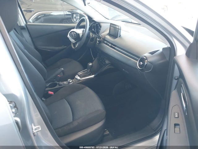 3MYDLBYV9JY325856 Toyota YARIS IA