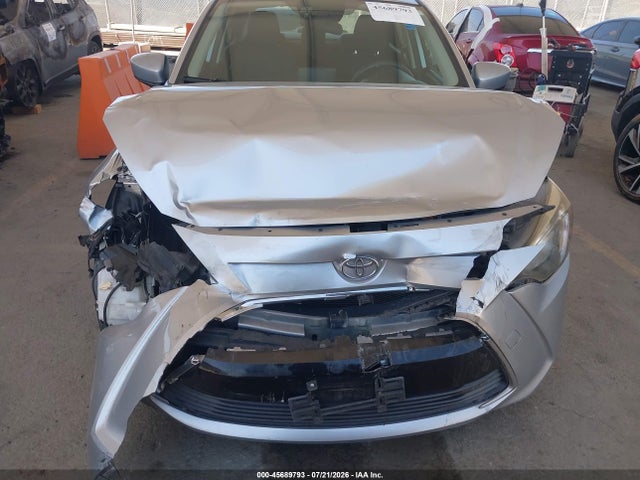 3MYDLBYV9JY325856 Toyota YARIS IA