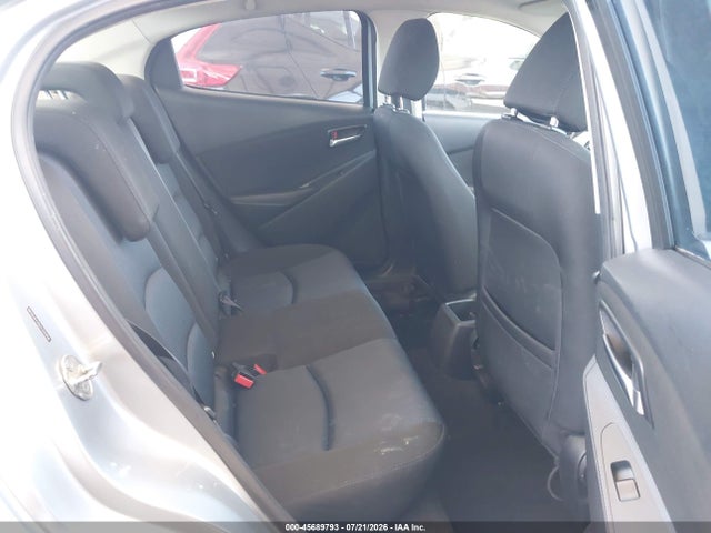 3MYDLBYV9JY325856 Toyota YARIS IA