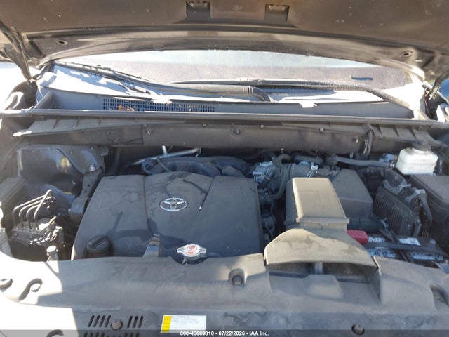 Toyota Highlander Le Plus 2019 5TDBZRFH1KS742780 Image 10