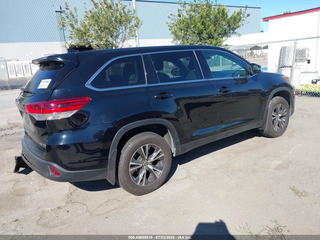 Toyota Highlander Le Plus 2019 5TDBZRFH1KS742780 Image 4