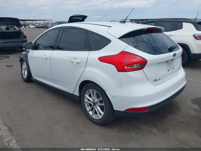 Ford FOCUS SE 2016 1FADP3K25GL263791 Image 3