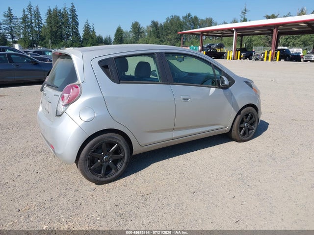Chevrolet Spark 1lt Cvt 2015 KL8CD6S99FC723538 Image 4