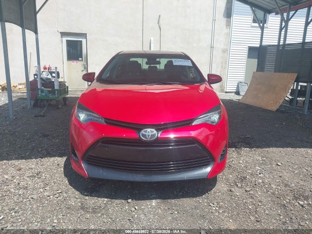 45689922 :رقم المزاد ، 2T1BURHEXJC064636 vin ، 2018 Toyota Corolla Le مزاد بيع