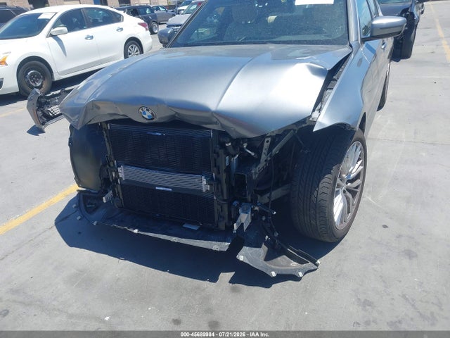 3MW69FF04R8E71174 BMW 330I