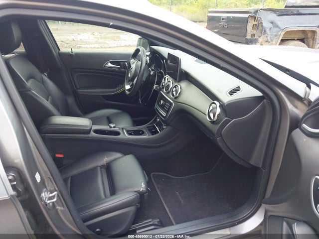 45690012 :رقم المزاد ، WDCTG4GB4KJ542054 vin ، 2019 Mercedes-benz Gla 250 4matic مزاد بيع