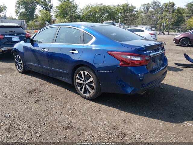 2017 Nissan Altima 2.5 Sr მანქანა იყიდება აუქციონზე, vin: 1N4AL3AP5HC493120, აუქციონის ნომერი: 45690048