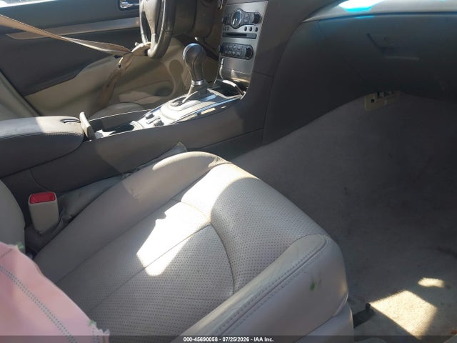 45690058 :رقم المزاد ، JN1CV6AR8FM524628 vin ، 2015 Infiniti Q40 مزاد بيع