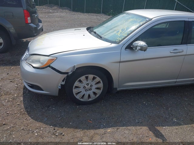Продажа на аукционе авто 2011 Chrysler 200 Lx, vin: 1C3BC4FG5BN530972, номер лота: 45690101