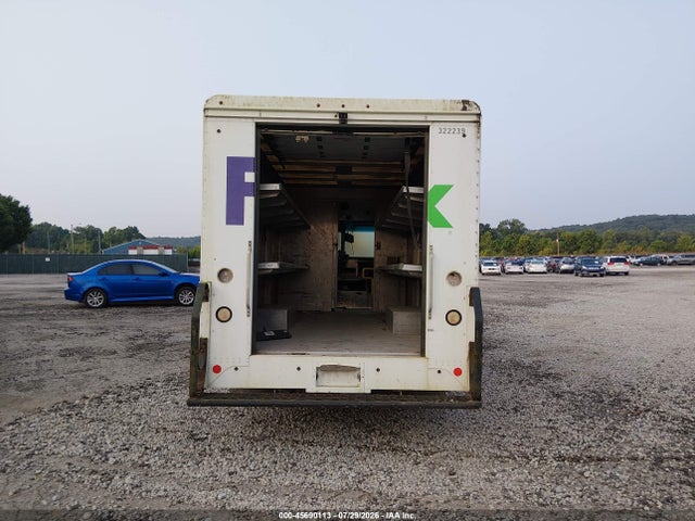 2015 Ford E-450 Stripped მანქანა იყიდება აუქციონზე, vin: 1FC3E4KL0FDA30386, აუქციონის ნომერი: 45690113