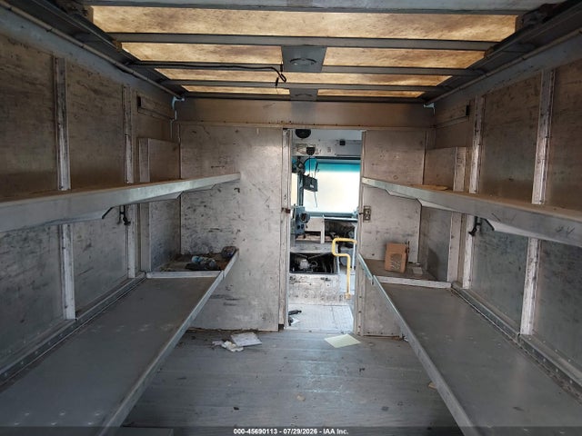 2015 Ford E-450 Stripped მანქანა იყიდება აუქციონზე, vin: 1FC3E4KL0FDA30386, აუქციონის ნომერი: 45690113
