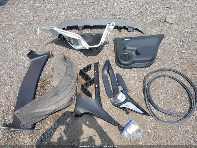 JTDL9RFU1K3001032 Toyota PRIUS XLE