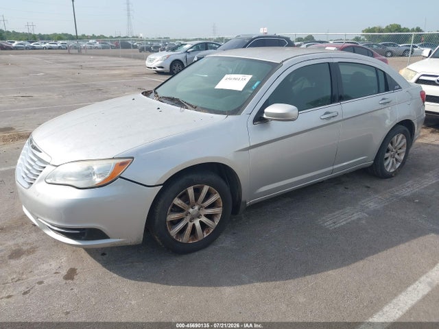 45690135 :رقم المزاد ، 1C3CCBAB2CN244700 vin ، 2012 Chrysler 200 Lx مزاد بيع