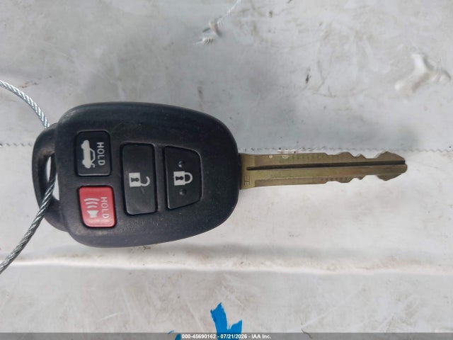 2T1BURHE6KC222469 Toyota COROLLA LE