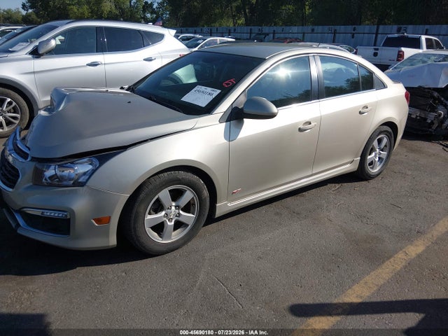 Chevrolet Cruze 1lt Auto 2015 1G1PC5SBXF7265020 Image 2