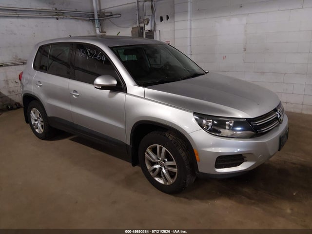 45690264 :رقم المزاد ، WVGBV3AX9DW621842 vin ، 2013 Volkswagen Tiguan S مزاد بيع