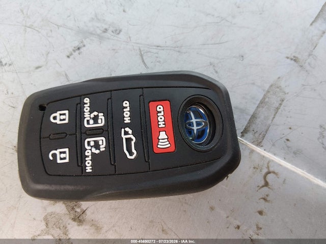 Toyota Sienna Platinum 2023 5TDESKFC4PS084327 Image 11