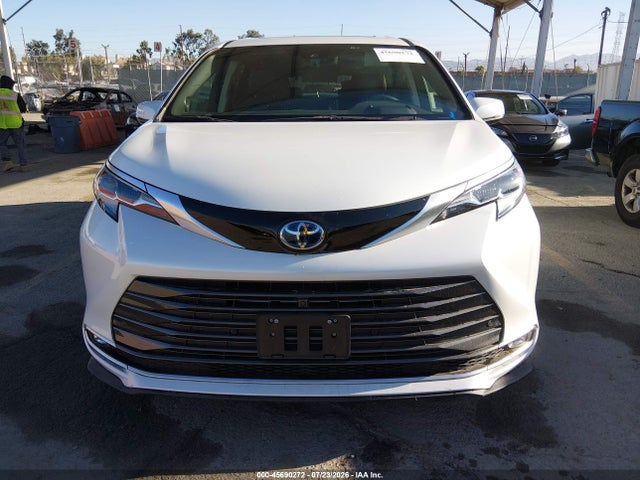 Toyota Sienna Platinum 2023 5TDESKFC4PS084327 Image 13