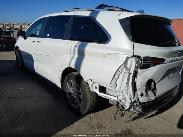 Toyota Sienna Platinum 2023 5TDESKFC4PS084327 Image 3