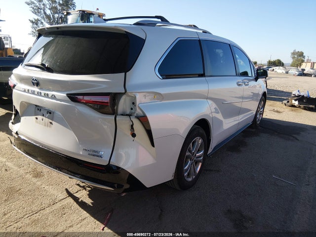 Toyota Sienna Platinum 2023 5TDESKFC4PS084327 Image 4