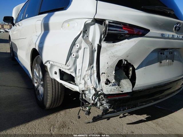 Toyota Sienna Platinum 2023 5TDESKFC4PS084327 Image 6