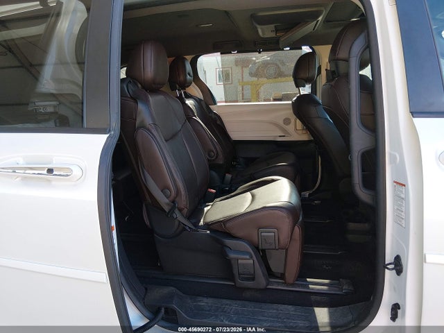 Toyota Sienna Platinum 2023 5TDESKFC4PS084327 Image 8