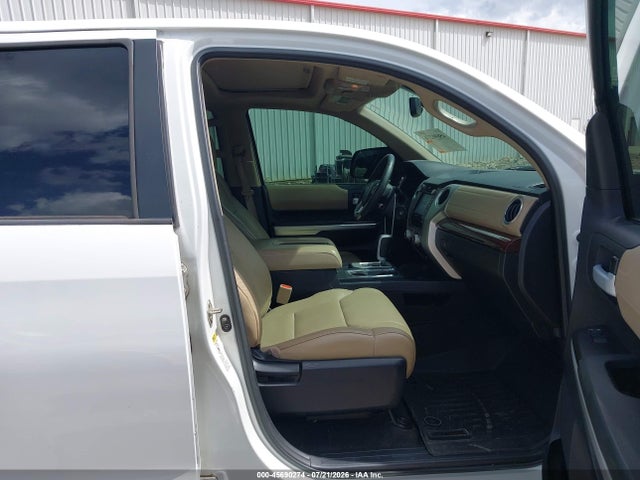 45690274 :رقم المزاد ، 5TFFW5F16GX202512 vin ، 2016 Toyota Tundra Limited 5.7l V8 مزاد بيع