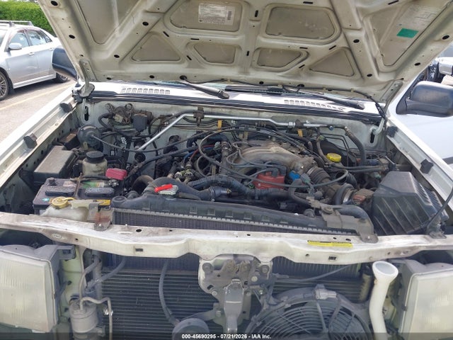 45690295 :رقم المزاد ، 5N1ED28TXYC590542 vin ، 2000 Nissan Xterra Se/xe مزاد بيع