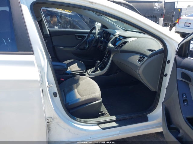 45690307 :رقم المزاد ، 5NPDH4AE8GH713589 vin ، 2016 Hyundai Elantra Se مزاد بيع
