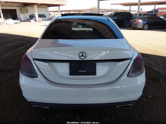 55SWF4JB3HU211608 Mercedes-Benz C 300