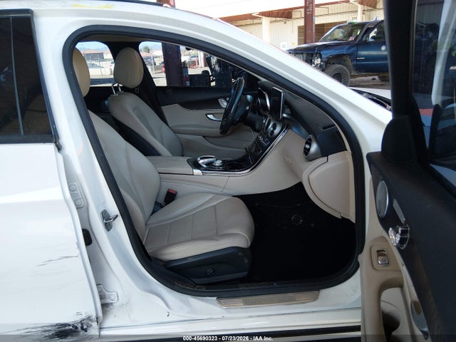 55SWF4JB3HU211608 Mercedes-Benz C 300
