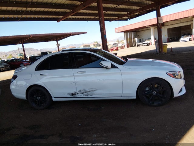 55SWF4JB3HU211608 Mercedes-Benz C 300