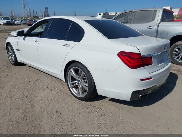 WBAYA8C5XFD825483 BMW 750i