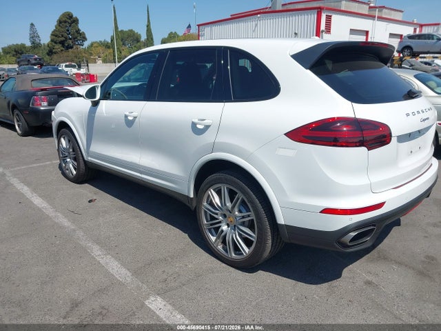 Porsche Cayenne Platinum Edition 2018 WP1AA2A21JKA02888 Image 3