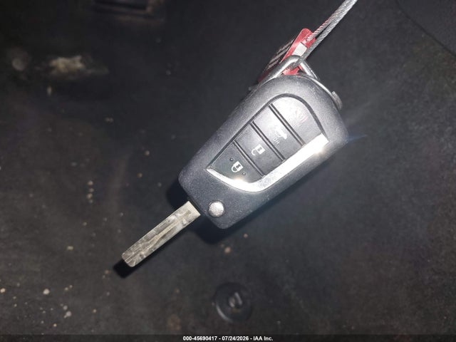 2021 Toyota Camry Le მანქანა იყიდება აუქციონზე, vin: 4T1C11AKXMU590329, აუქციონის ნომერი: 45690417