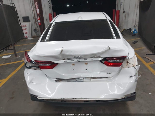 2021 Toyota Camry Le მანქანა იყიდება აუქციონზე, vin: 4T1C11AKXMU590329, აუქციონის ნომერი: 45690417