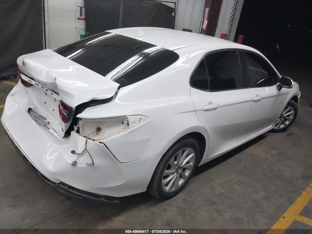 2021 Toyota Camry Le მანქანა იყიდება აუქციონზე, vin: 4T1C11AKXMU590329, აუქციონის ნომერი: 45690417
