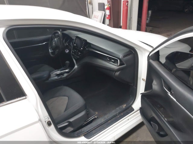 2021 Toyota Camry Le მანქანა იყიდება აუქციონზე, vin: 4T1C11AKXMU590329, აუქციონის ნომერი: 45690417